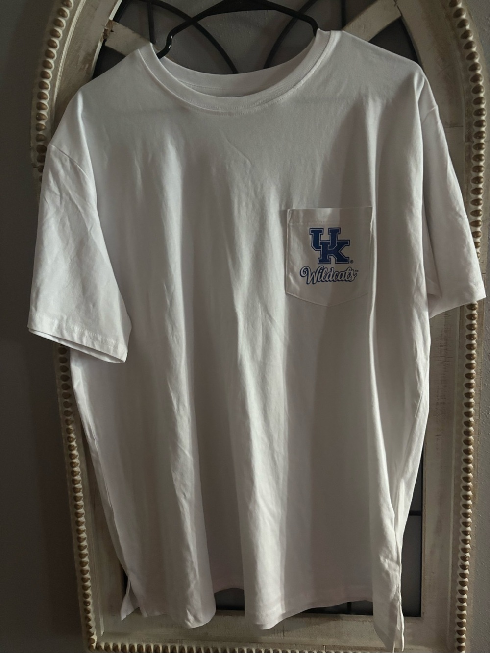 University of Kentucky Wildcats White Pocket Tee XL NWOT